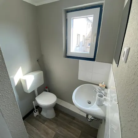 아파트 Emas 6 Mit 3 Einzelbetten, Kueche 크레펠트