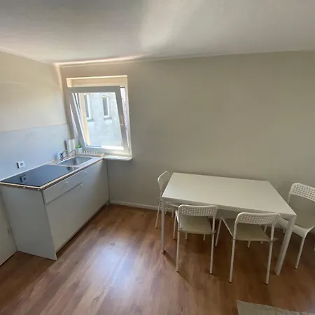 Emas 6 Mit 3 Einzelbetten, Kueche Apartment Krefeld